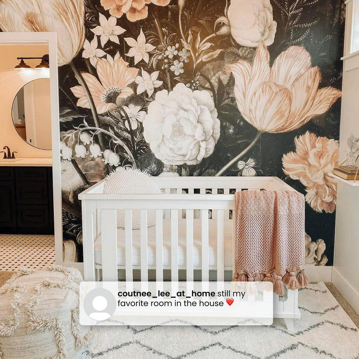 Delta Children Ava 3-in-1 Convertible Baby Crib. White
