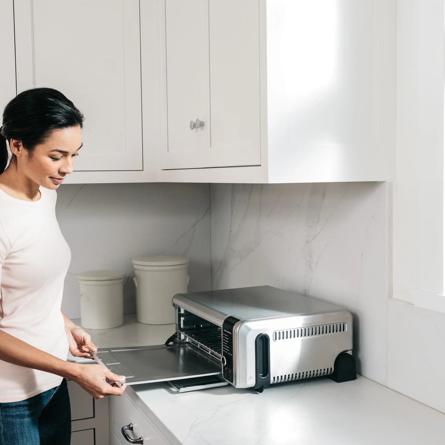 Ninja?? SP101 Foodia?�� 8-in-1 Digital Air Fry Oven, Flip-Away for Storage, Dehydrate, Keep Warm