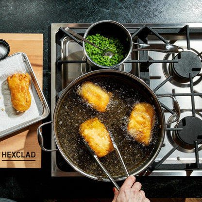 Hybrid Deep Saut�� Pan/Chicken Fryer with Lid, 7-Qt