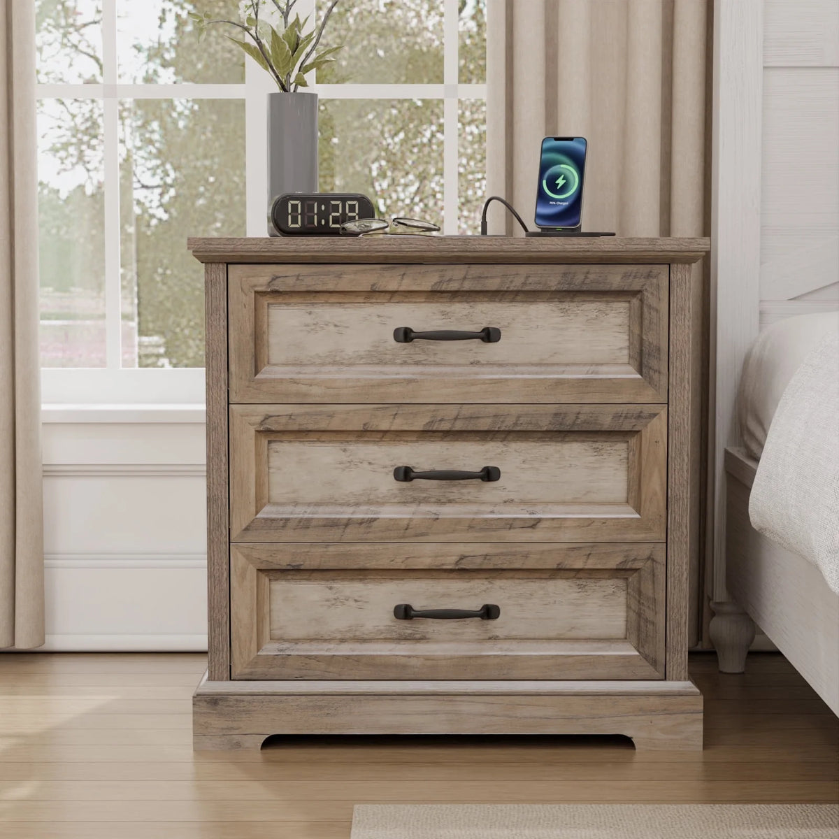 Hommpa Farmhouse 3 Drawers Nightstand with Charging Station, Rustic Wood Night Stand with Drawers for Bedroom, Vintage Bedside Table Small Dresser Chest of Drawers for Living Room, White