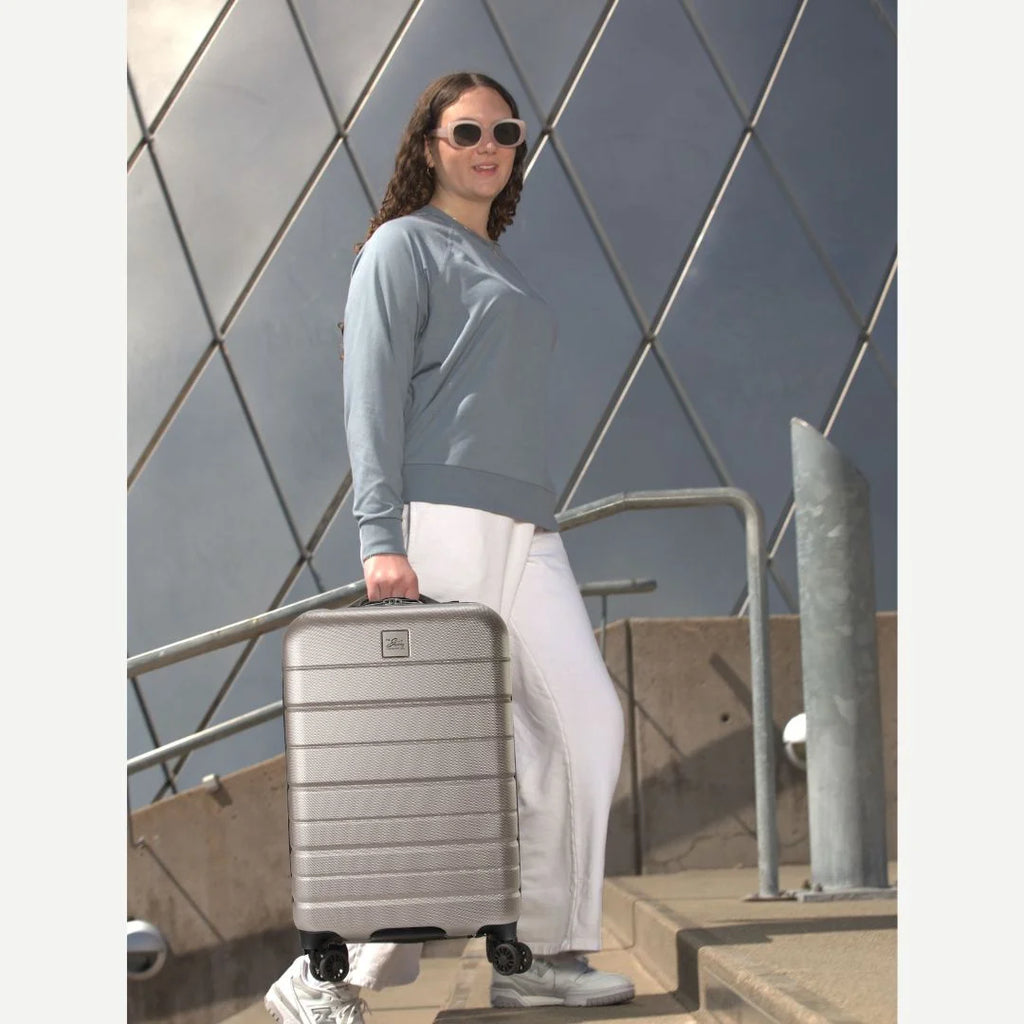 Skyway Luggage Epic 2.0 24" Hardside 8-Wheel Medium Check-In Spinner