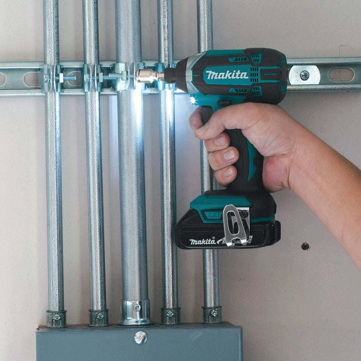 Makita 18V Lithium-Ion Cordless Power Tool Set, 1.5Ah, 2 Pack