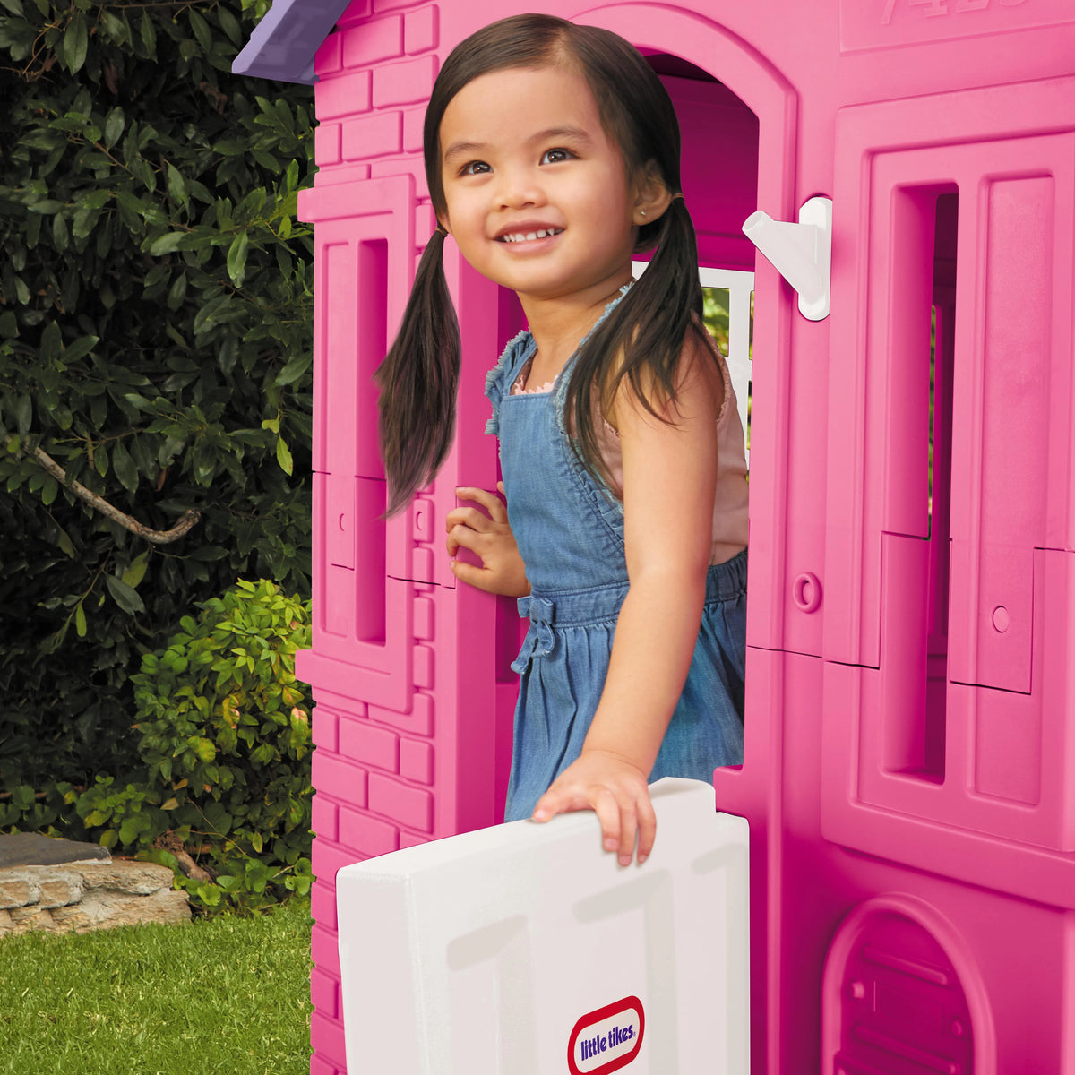 Little Tikes Cape Cottage House, Pink - Pretend Playhouse with Working Doors, Window Shutters, and Flag Holder, for Kids 2-8 Years Old