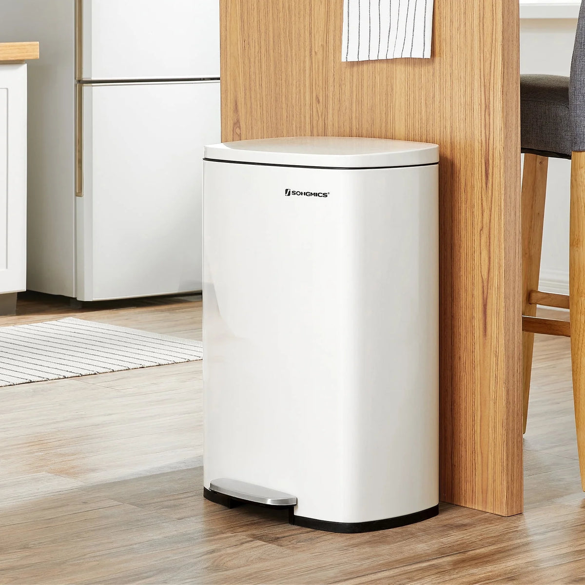 13 Gallon Stainless Steel Kitchen Trash Can, Garbage Can, Soft Close, White
