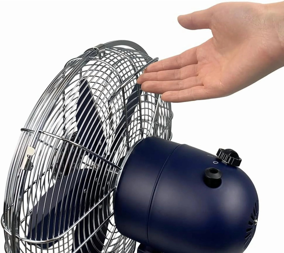 Good Housekeeping Retro All-Metal Table Fan (92618) with 3 Speed Settings, Wide Oscillation, and Carrying Handle��