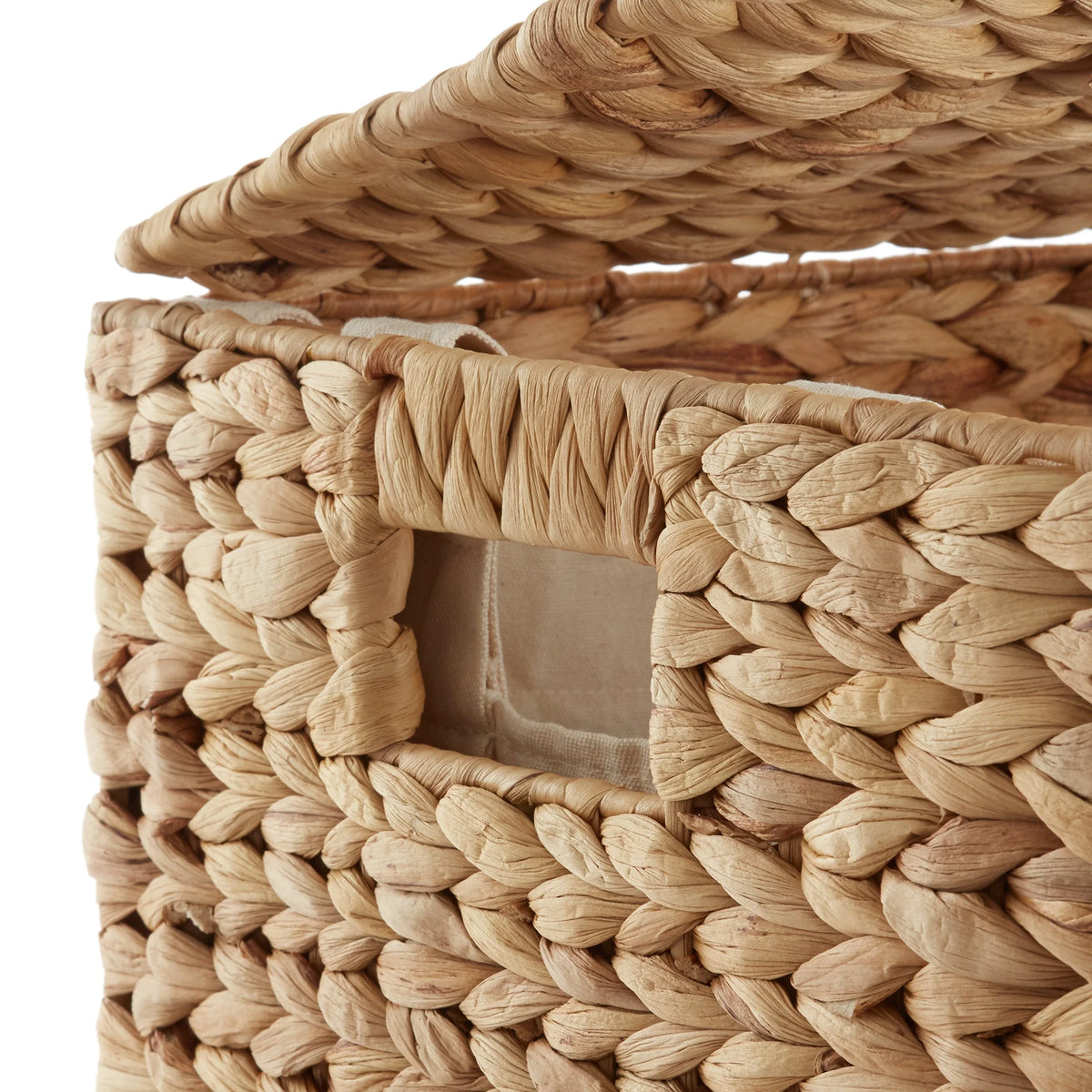 Casafield 2-Section Laundry Hamper with Lid and Removable Liner Bags - Natural, Woven Water Hyacinth Laundry Basket for Clothes