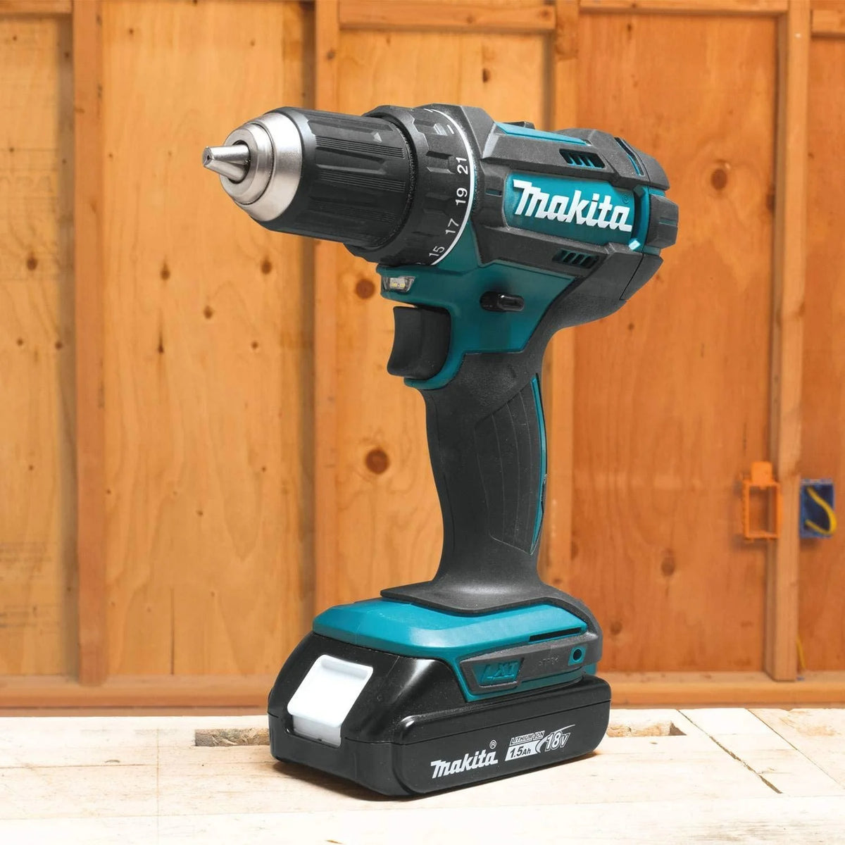 Makita 18V Lithium-Ion Cordless Power Tool Set, 1.5Ah, 2 Pack
