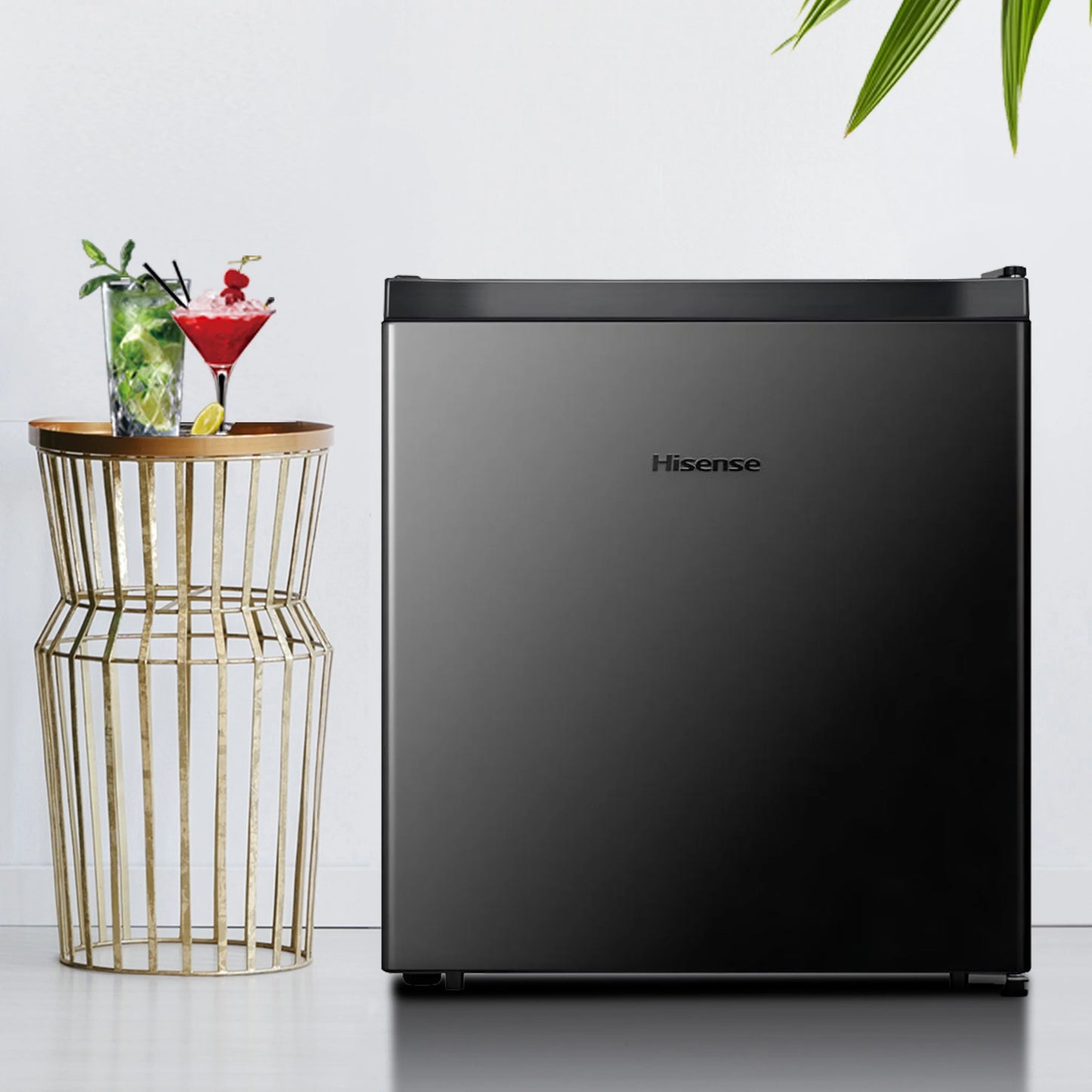 Hisense 1.6 Cu ft Single Door Mini Fridge, Black, Energy Star, 1 Year Warranty, WMS017M6XBE New